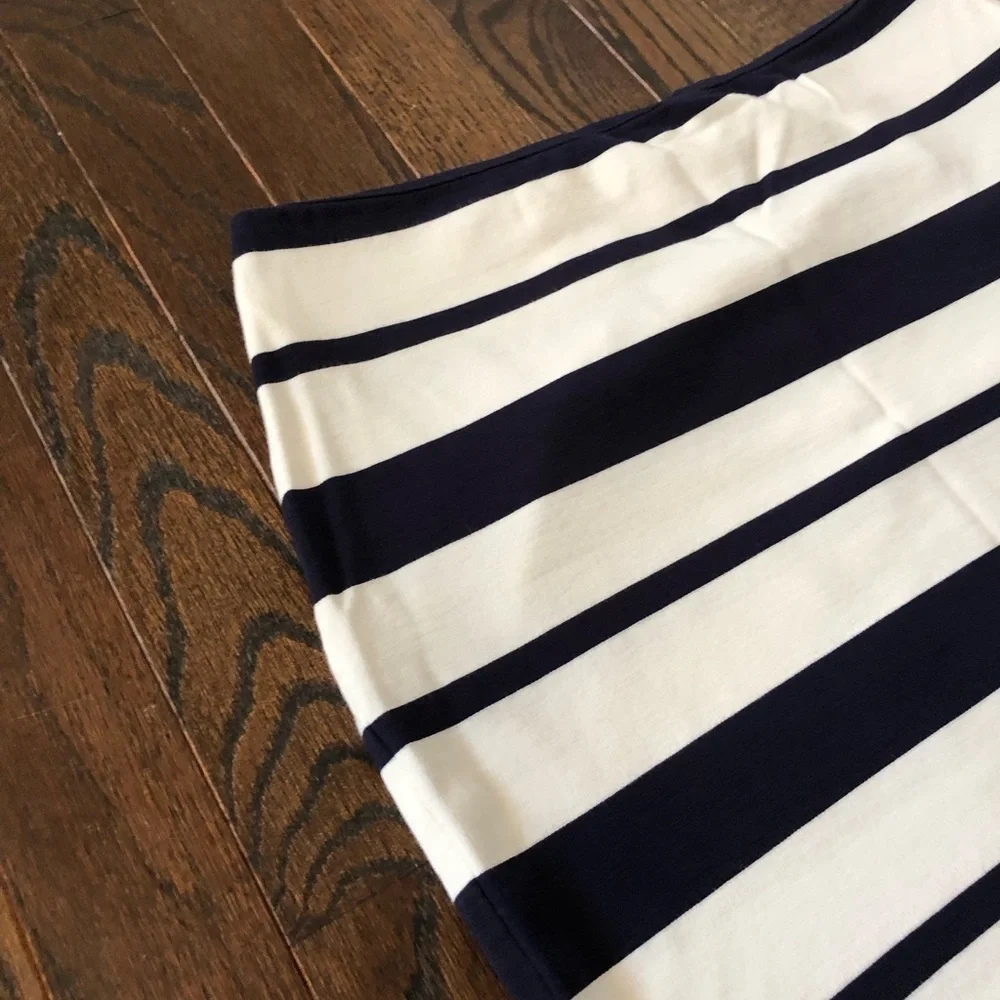 Banana Republic Women’s 2 Navy Blue/White Pencil Mini Skirt w/Side Zipper - EUC!
